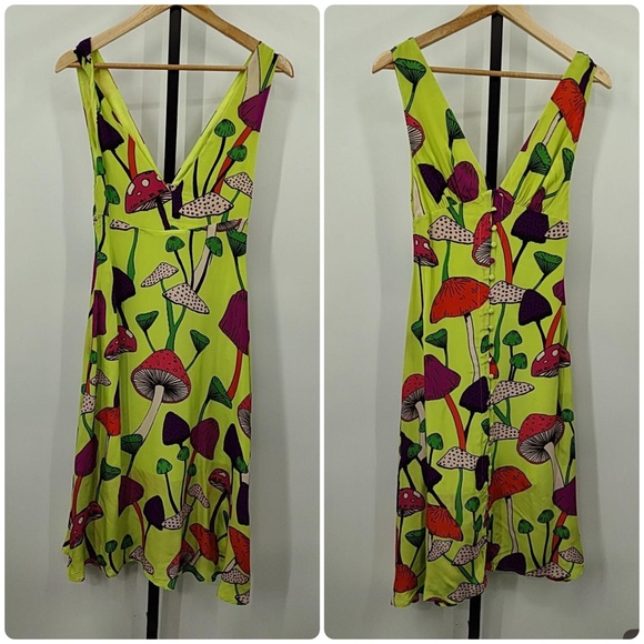 ✨ Farm Rio Lime Mushrooms Midi Dress – Size XS ✨ - Picture 2 of 9